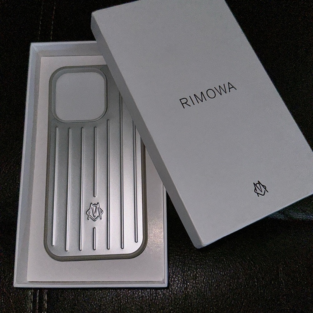 Rimowa 14 Pro case Brand new